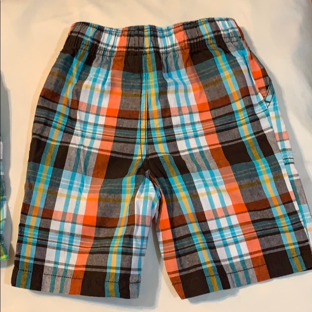 Shorts - Picture 2 of 3